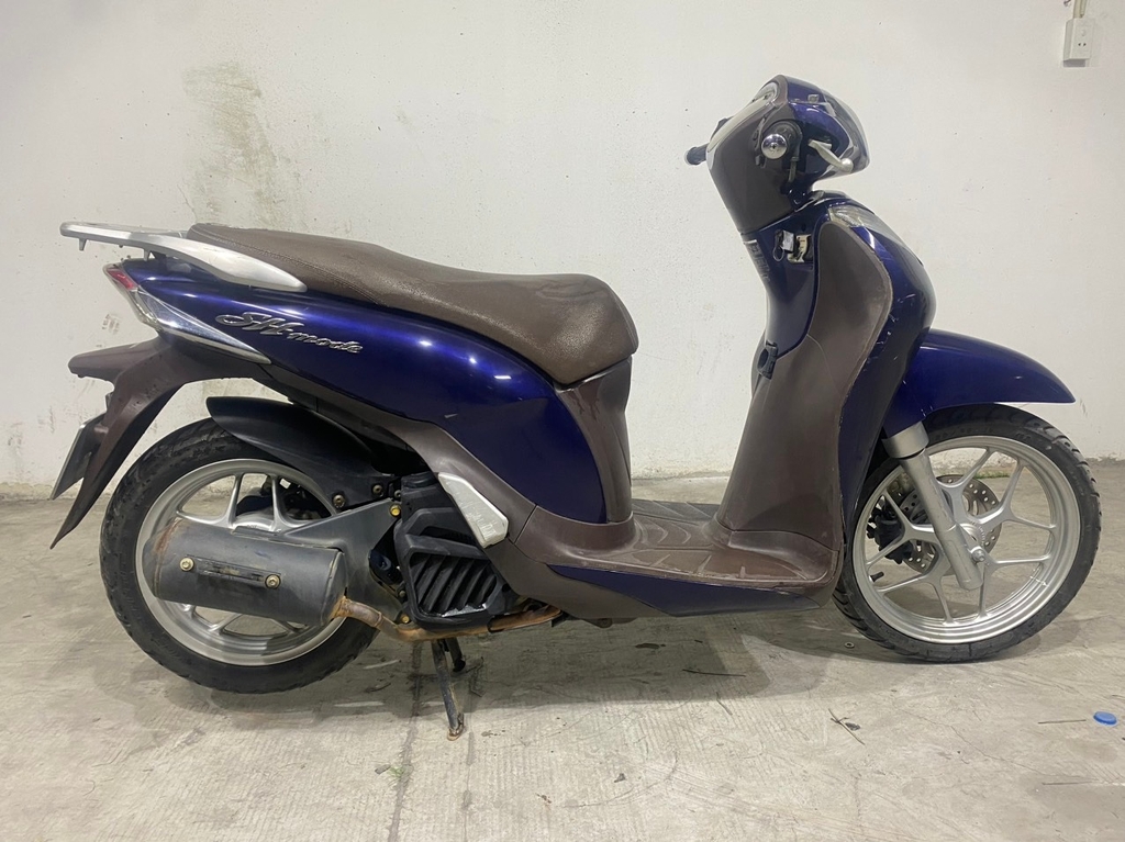 So sánh xe máy Honda SH Mode phiên bản 2015 và 2016  Kường Ngân